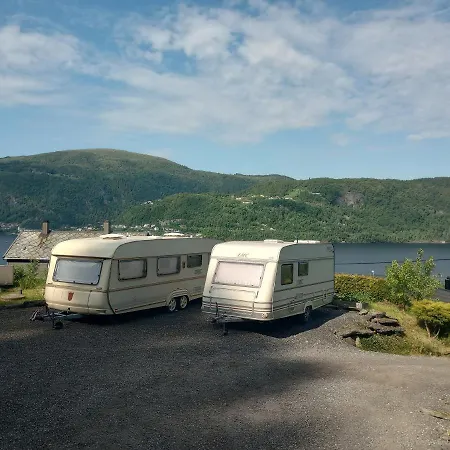 Bo Landlig, Sentralt Utenfor Bergen