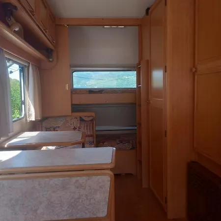 Bo Landlig, Sentralt Utenfor Campsite Bergen