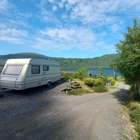 Bo Landlig, Sentralt Utenfor Campingplatz
